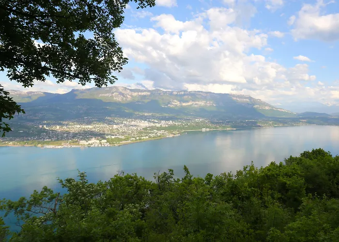 Les Aigues Blanches 3* 艾克斯莱班