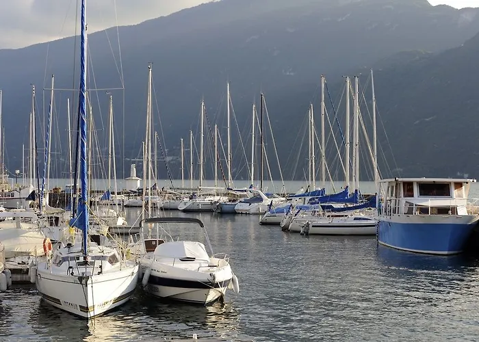 Les Aigues Blanches 公寓式酒店 艾克斯莱班